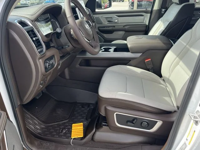 New 2026 Bright White Clear-Coat Exterior Paint RAM Laramie image 26