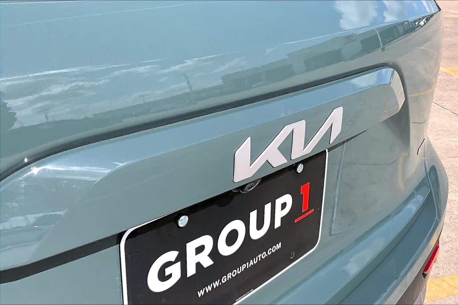 Used 2023 Cityscape Green Kia EX image 52