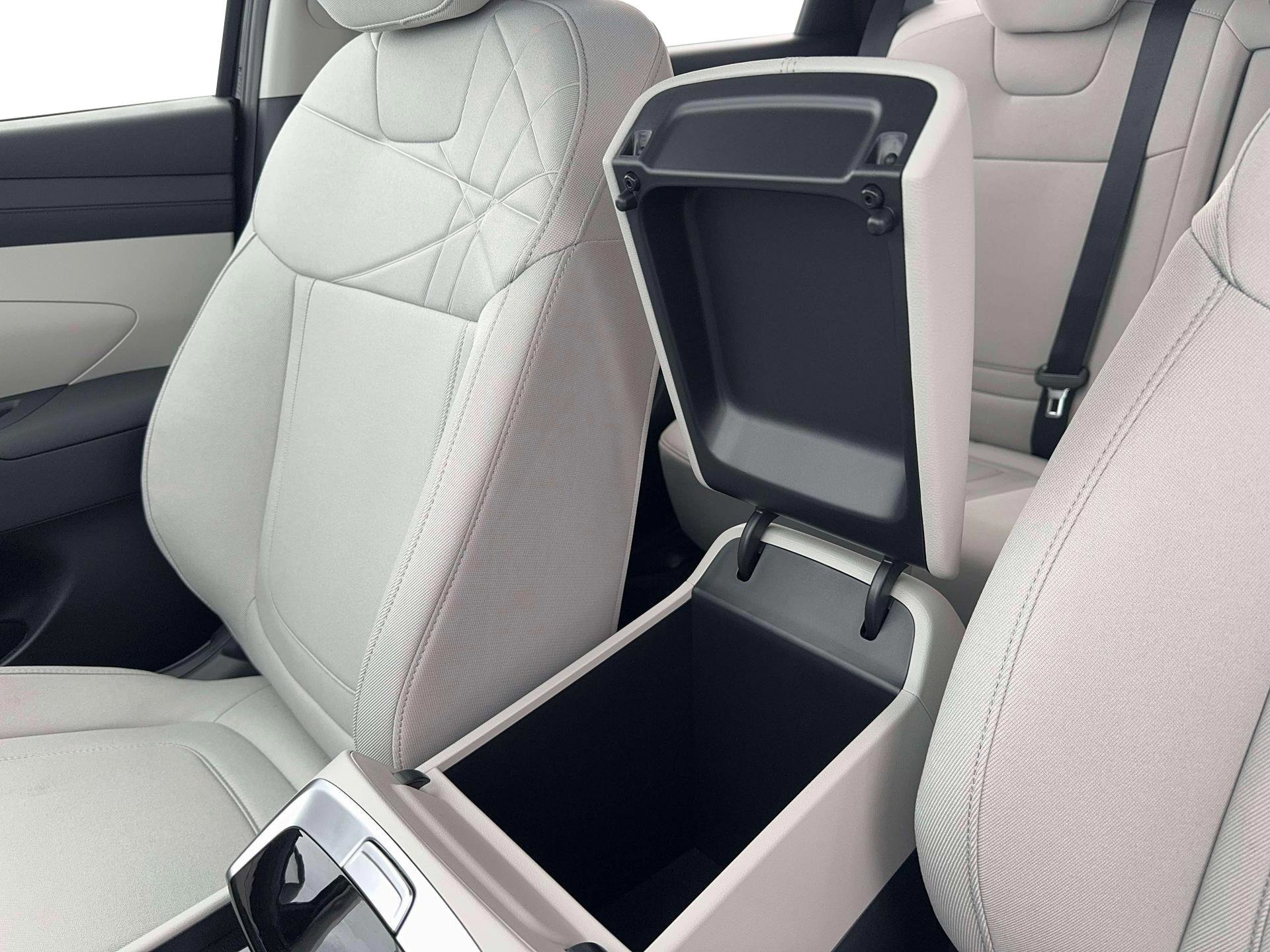 New 2026 Hampton Gray Hyundai SE image 18