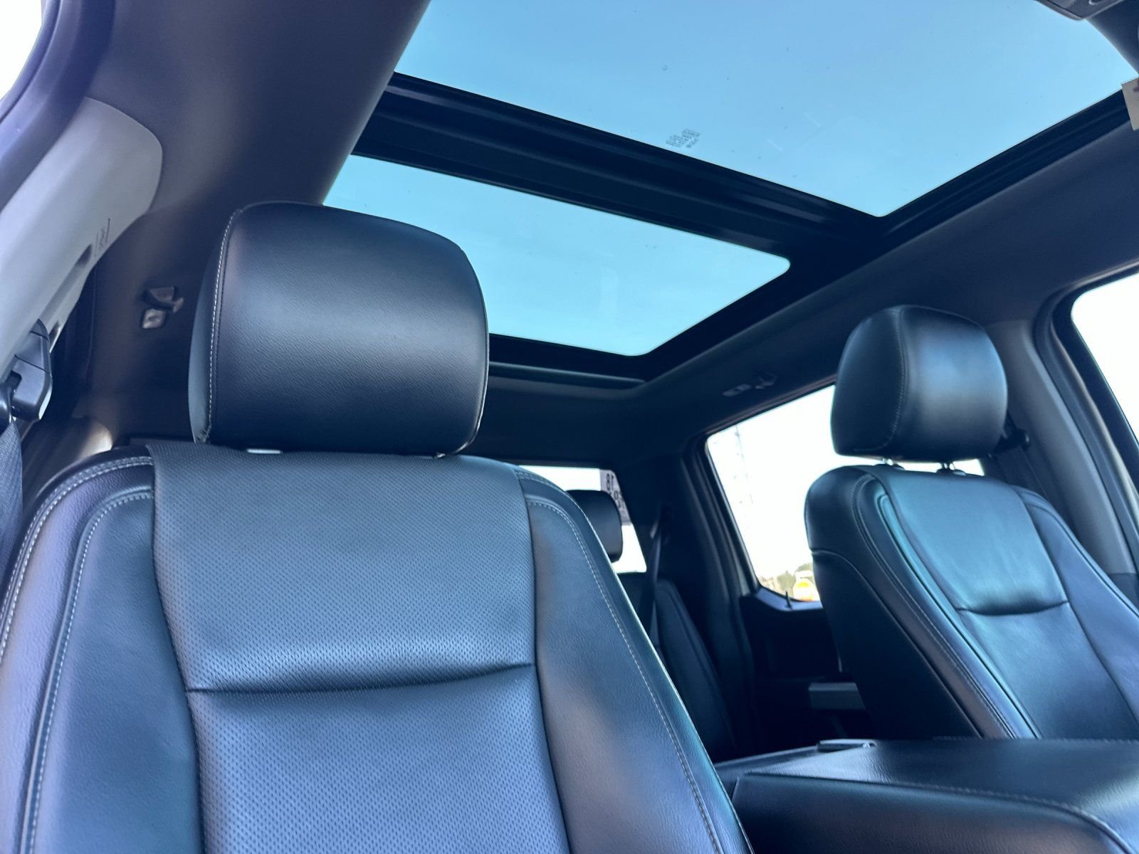 Used 2017 White Gold Metallic Ford Lariat image 15