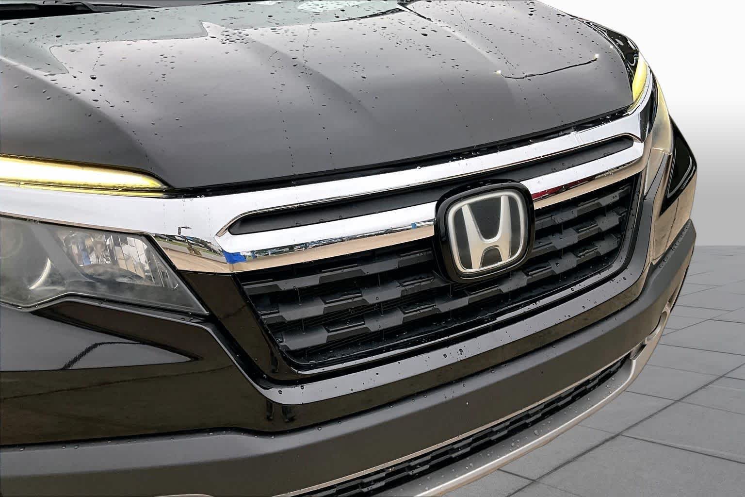 Certified Used 2018 Crystal Black Pearl Honda RTL-E image 30