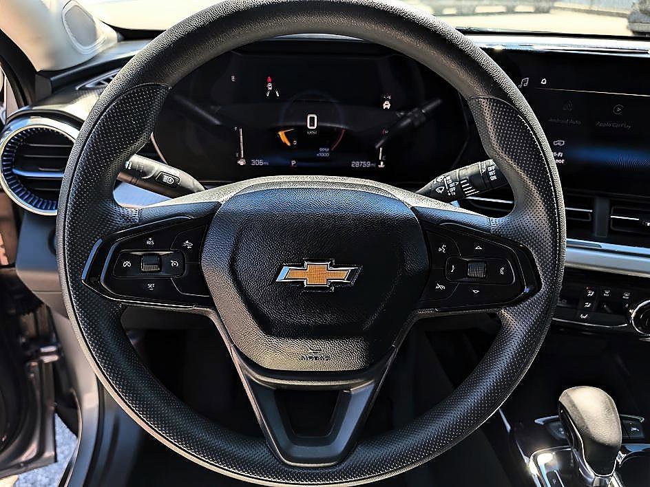 Used 2025 Sterling Gray Metallic Chevrolet LT image 18