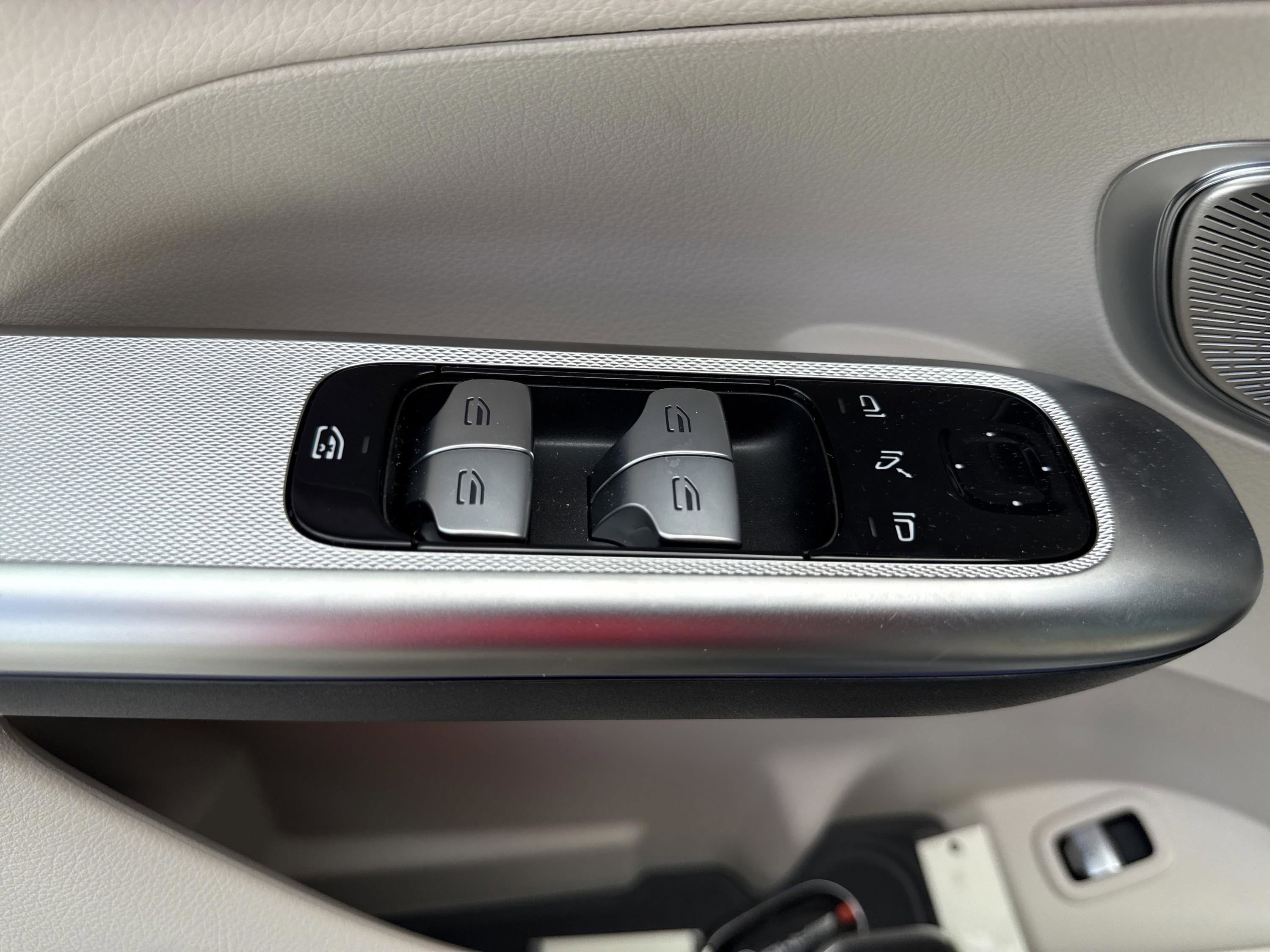Certified Used 2026 Black Mercedes-Benz GLC 300 image 19