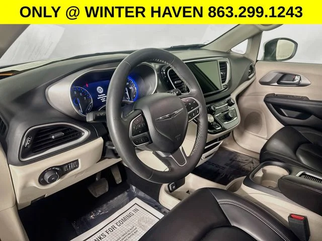 Used 2023 White Chrysler Touring L image 9