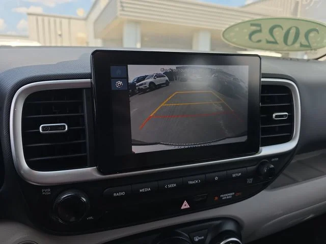 Used 2025 White Hyundai SEL image 24