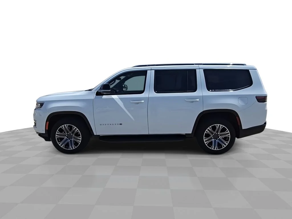 Used 2023 White Jeep Base image 5