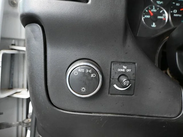 2017 Chevrolet Express Passenger LS - Photo 26