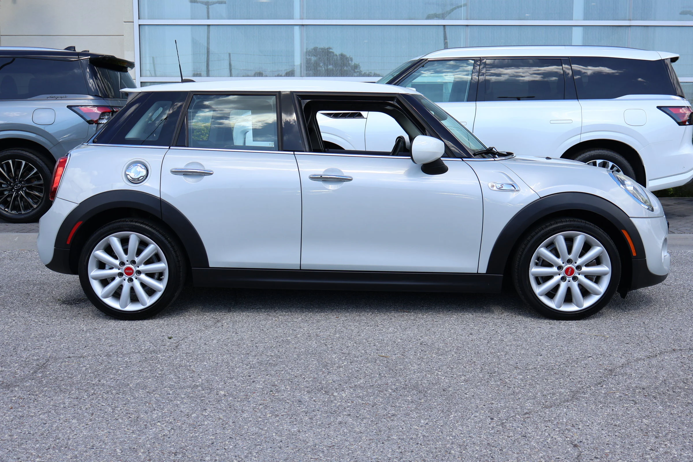 Used 2020 White Silver Metallic MINI Cooper S image 10