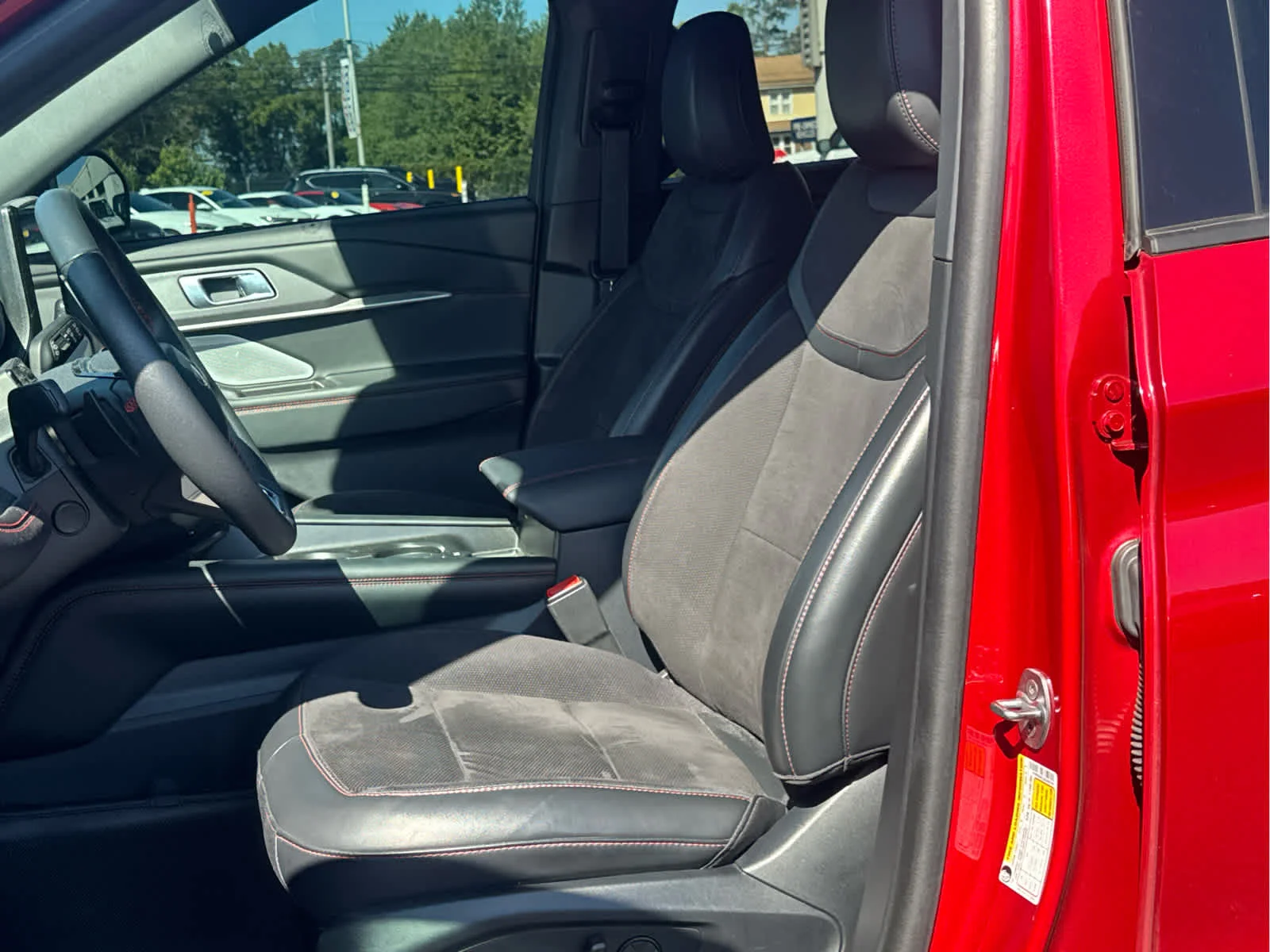 Used 2025 Rapid Red Metallic Tinted Clearcoat Ford ST image 8