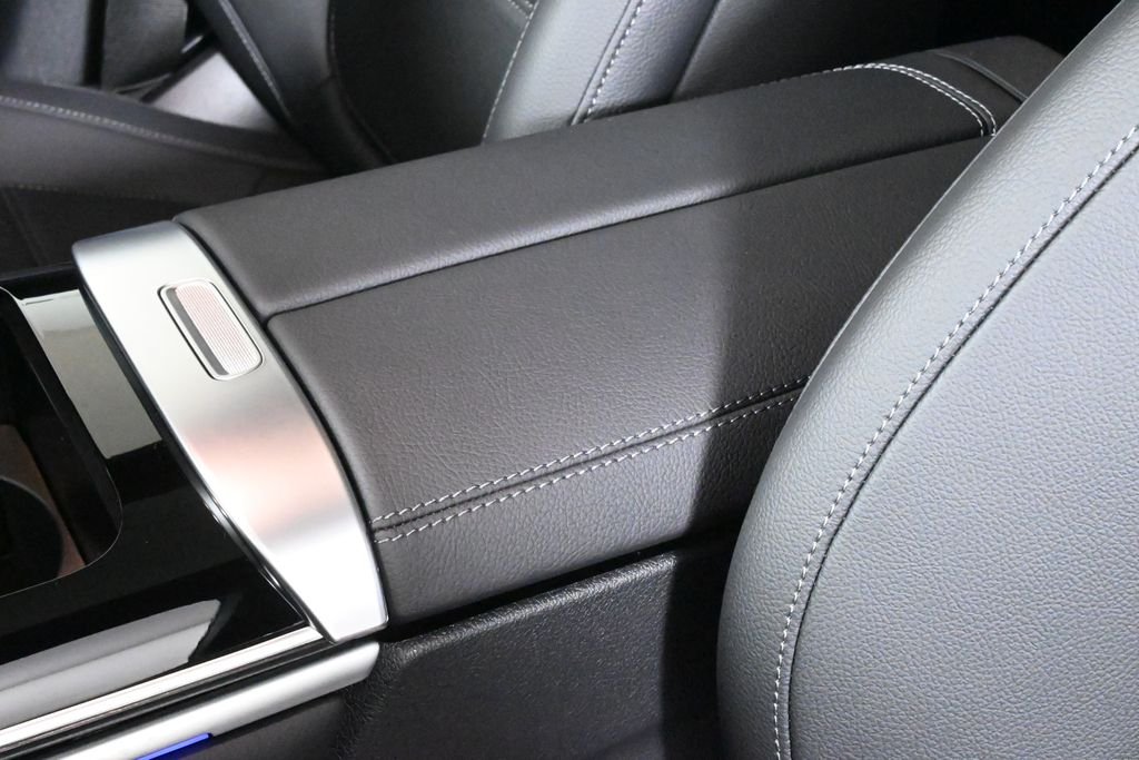 Used 2026 Black Mercedes-Benz GLC 300 image 23