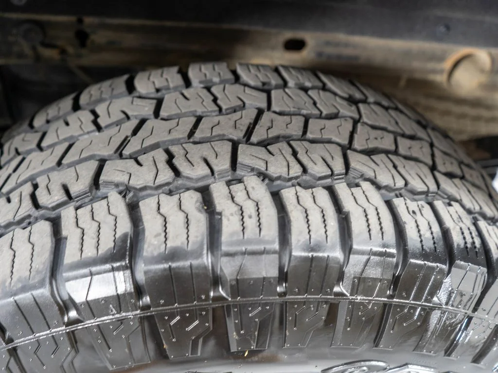 Used 2018 Gray GMC SLT image 30