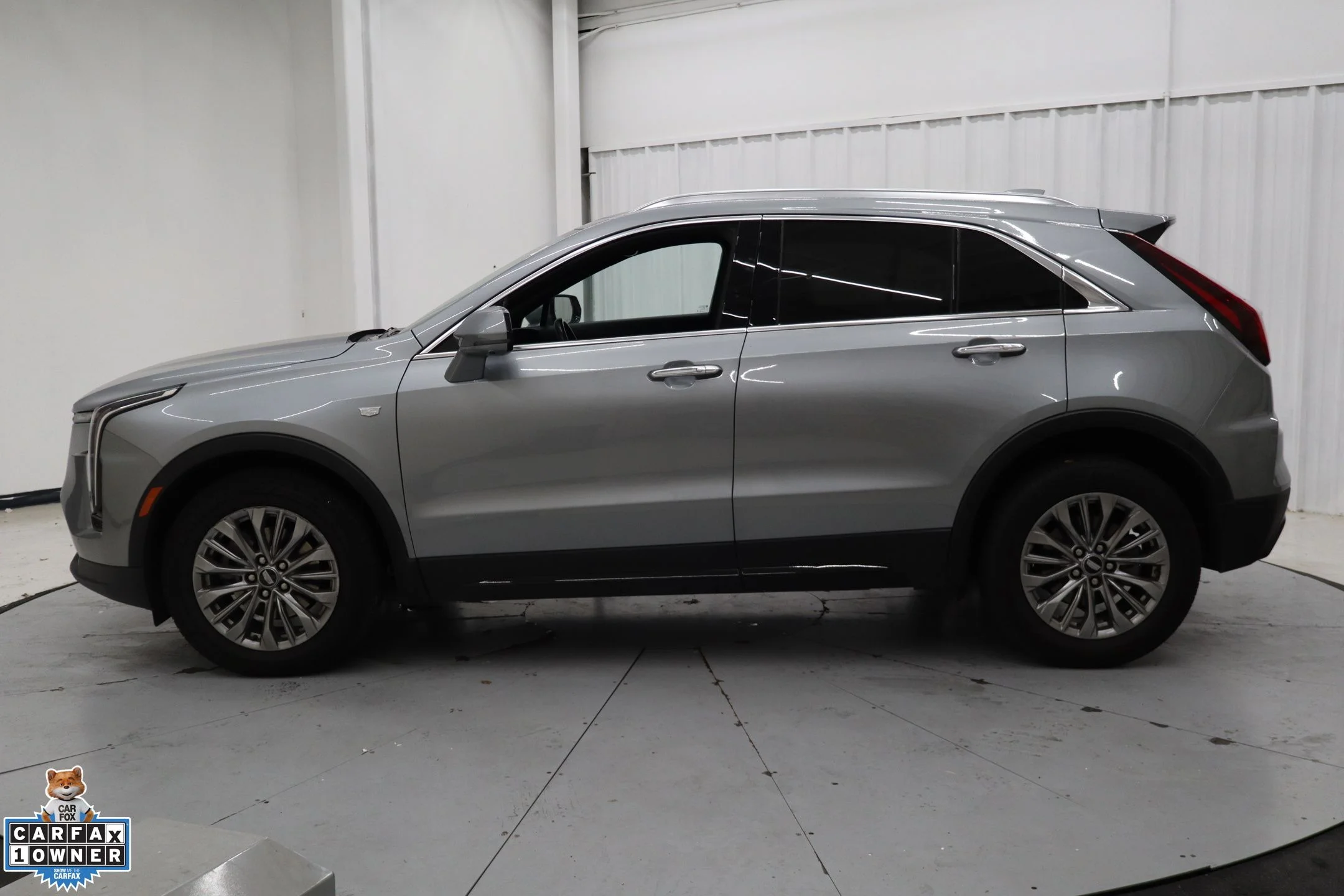 Used 2025 Silver Cadillac Premium Luxury image 7