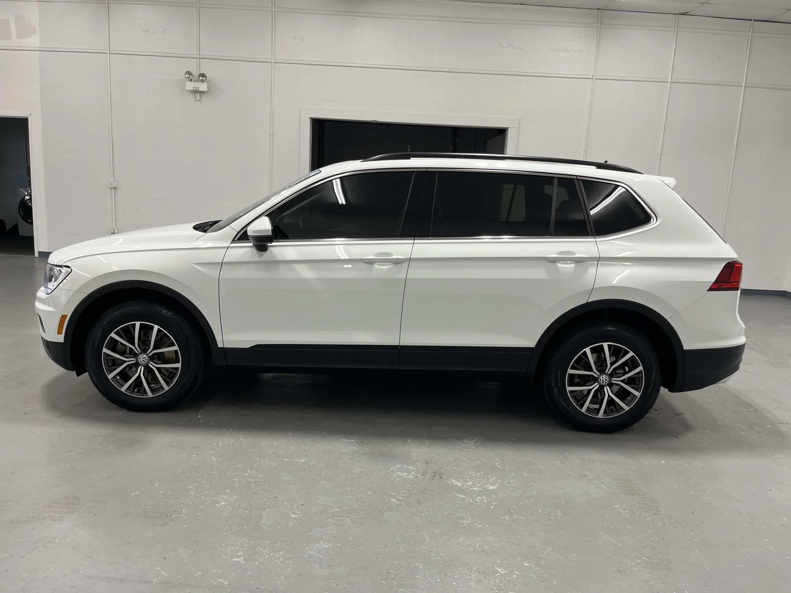 Used 2019 White Volkswagen SE AWD 2.0L Car Bravo CPO image 5