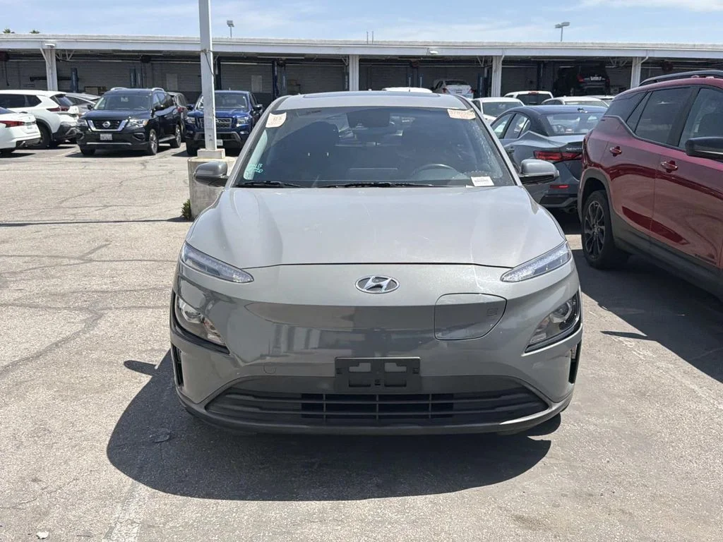 Used 2022 Hyundai Kona EV SEL with VIN KM8K33AG0NU136928 for sale in Tustin, CA