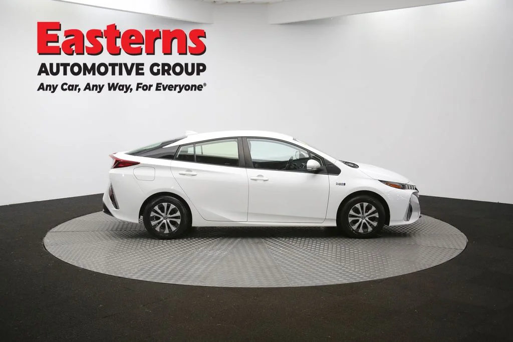 Used 2021 White Toyota LE image 40