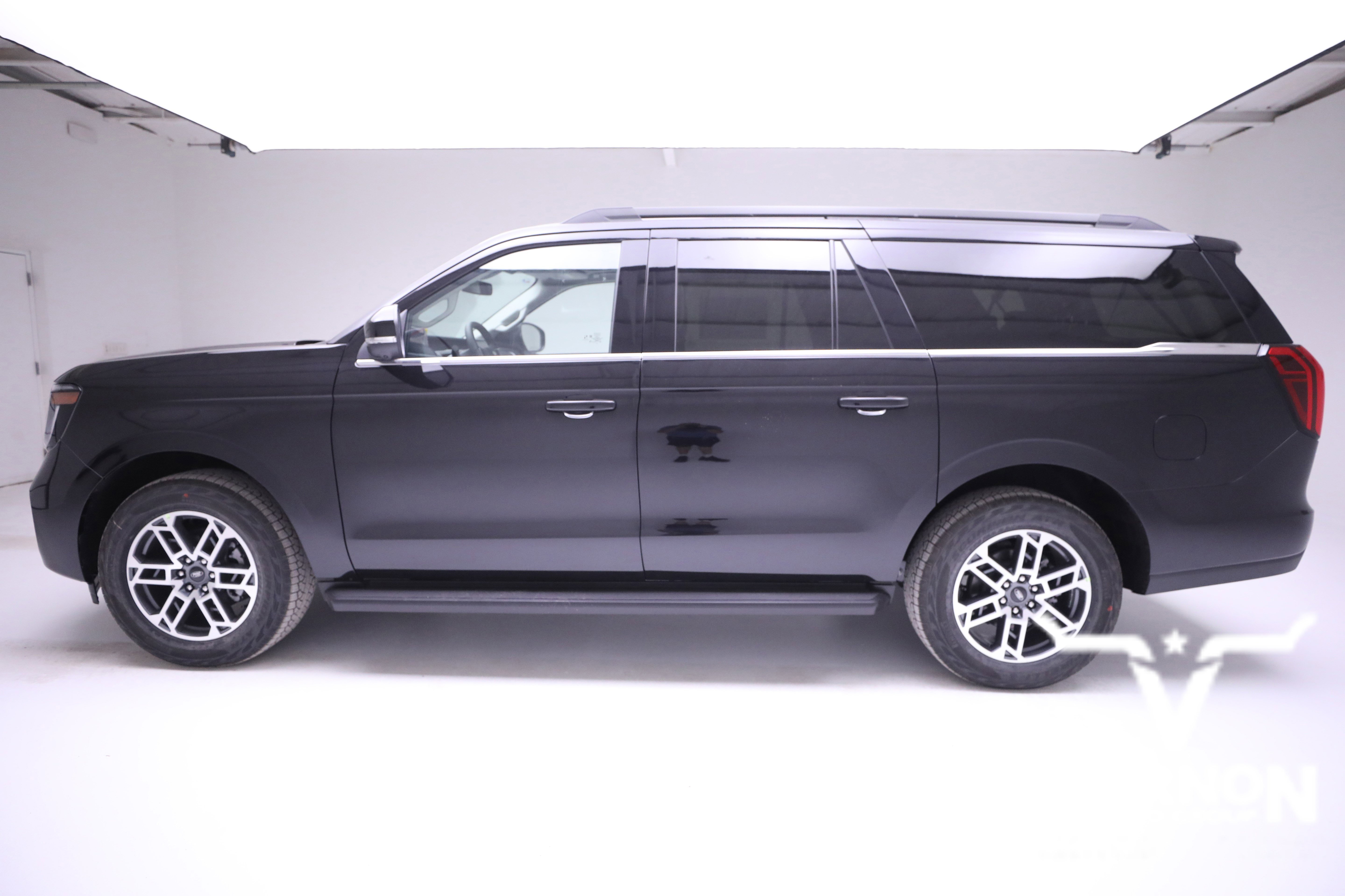 New 2026 Agate Black Metallic Ford  image 2