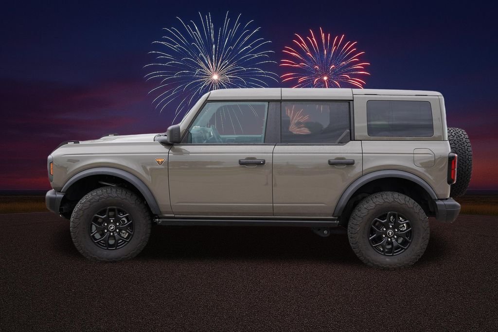 Used 2025 Gray Ford Badlands image 11