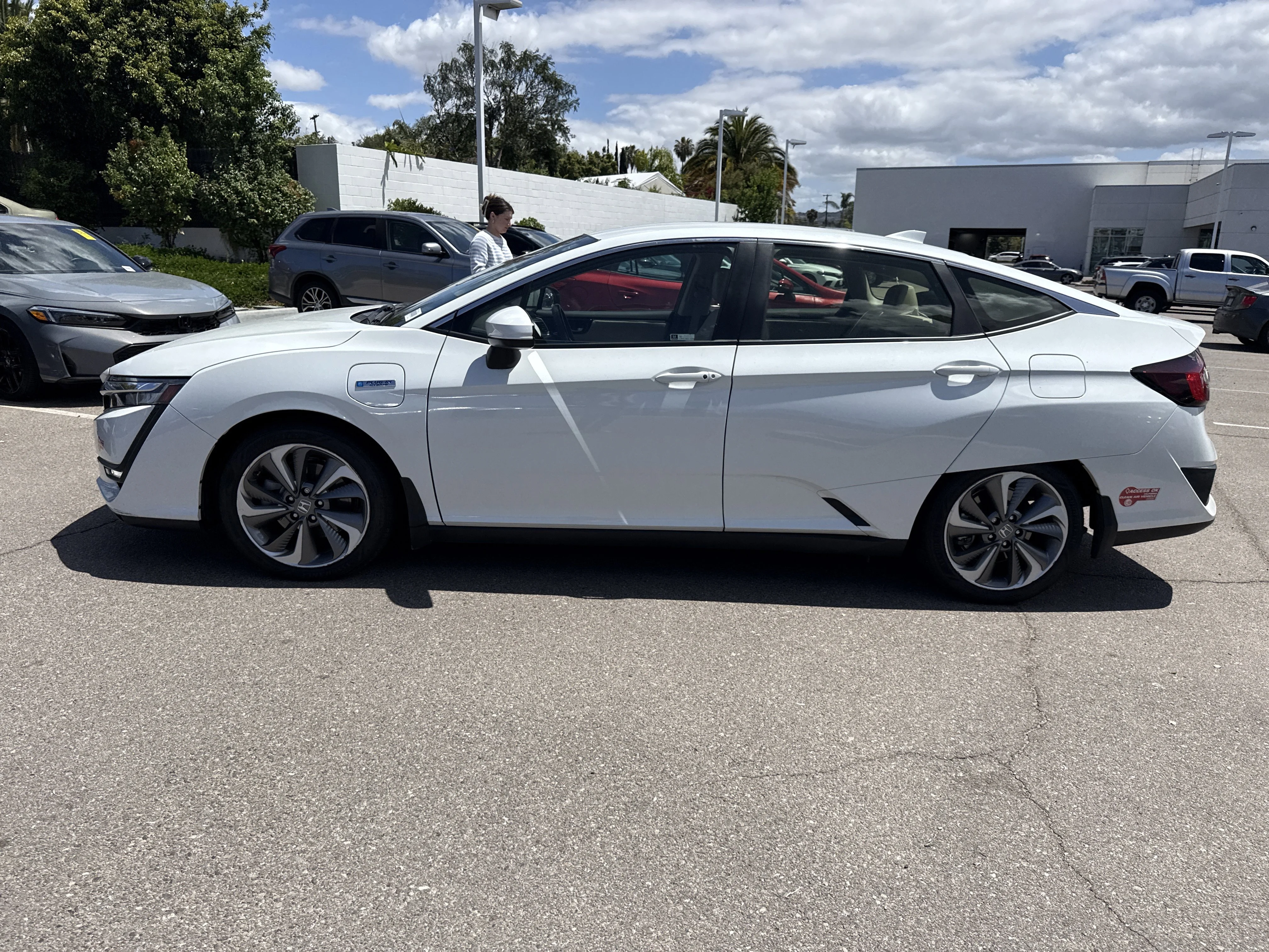 2018 Honda Clarity Touring - Photo 2