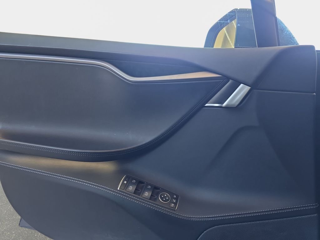 Used 2021  Tesla Long Range image 28