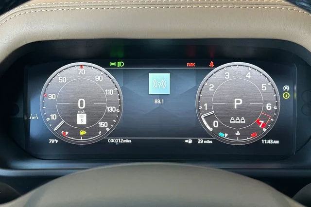 New 2026 Woolstone Green Land Rover X-Dynamic SE image 23