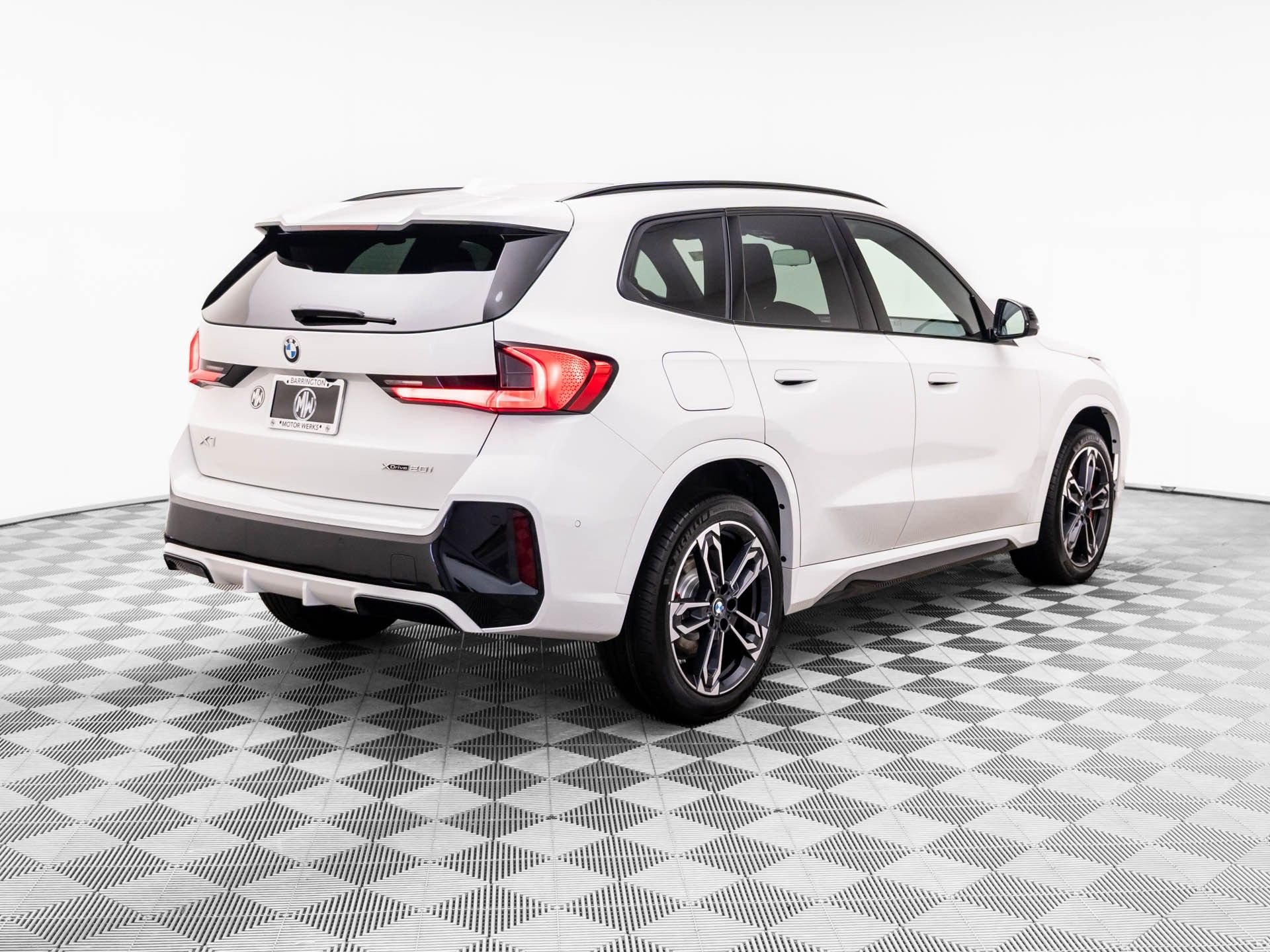 New 2026 Alpine White BMW xDrive28i image 6