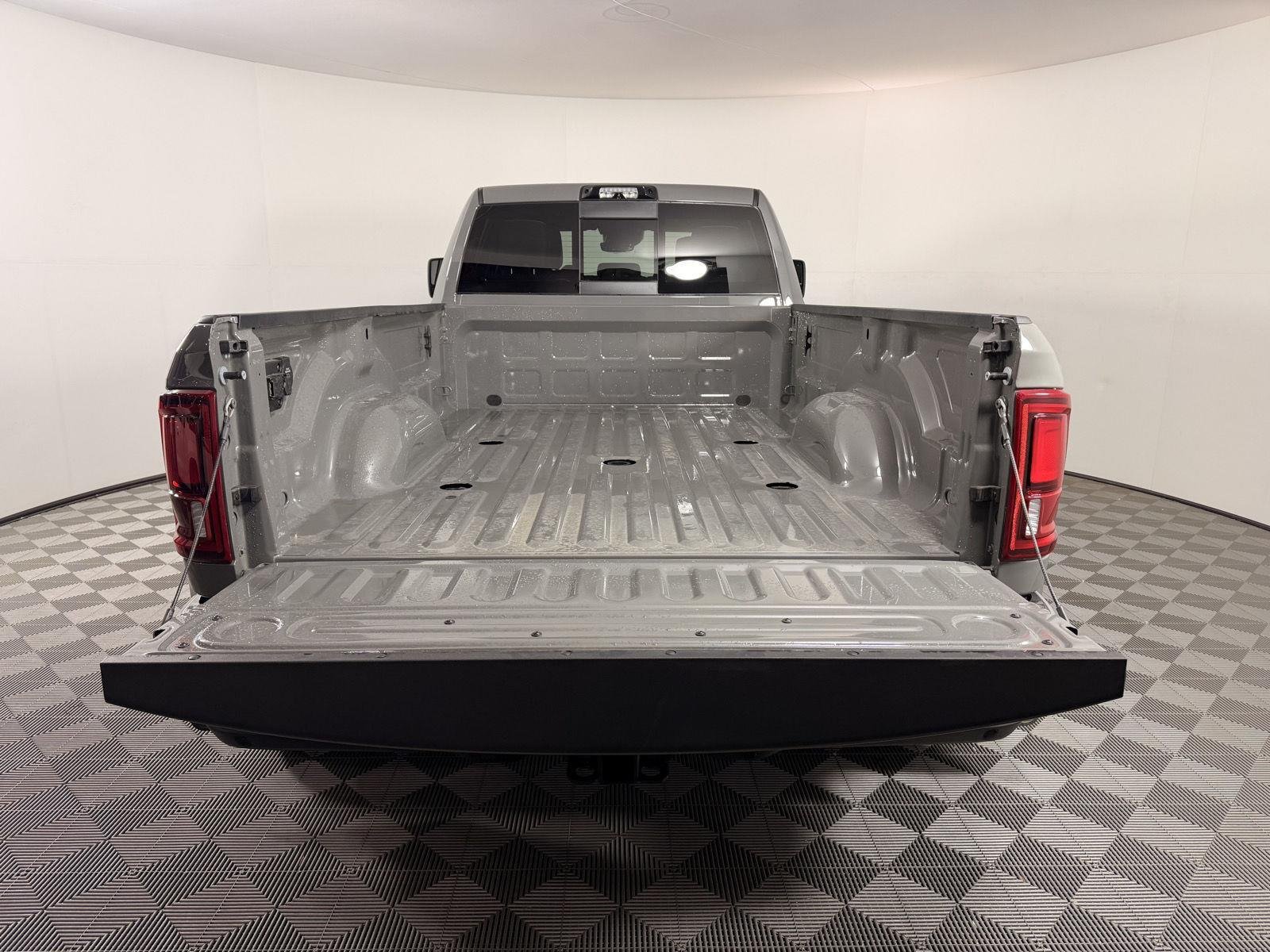 2026 RAM 3500 Laramie - Photo 5