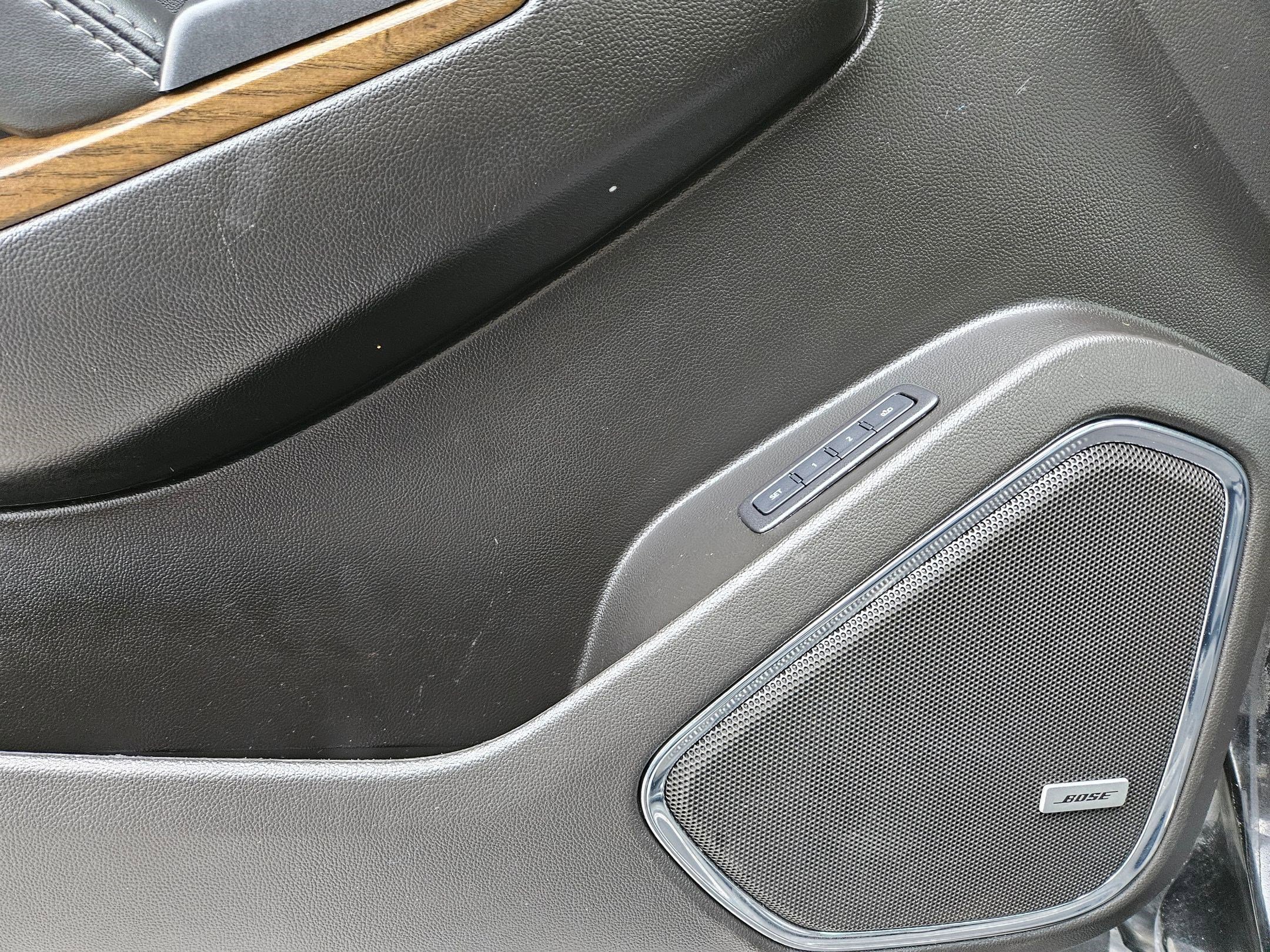 Used 2020 Onyx Black GMC Denali image 13