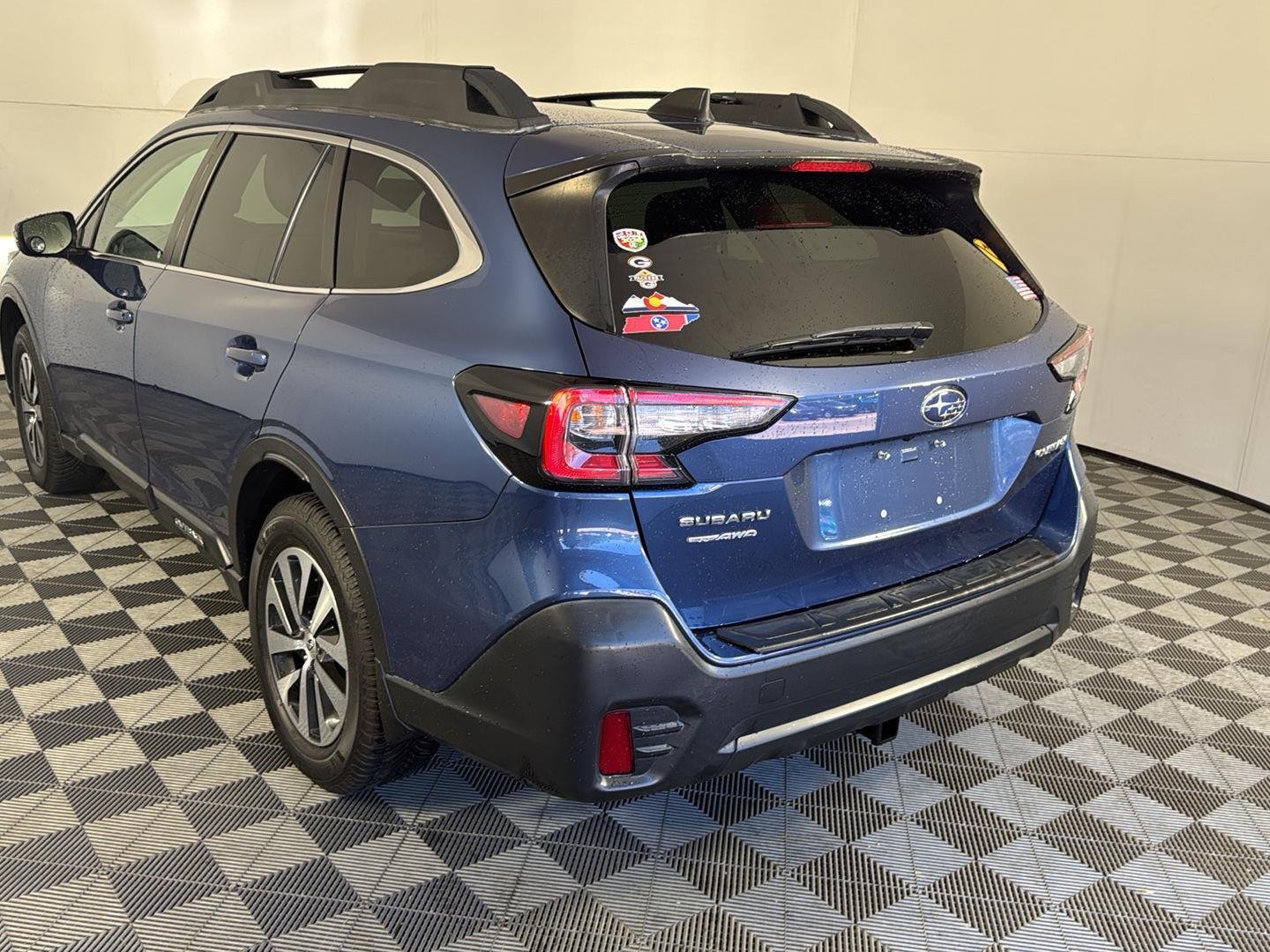 Used 2021  Subaru Premium image 9