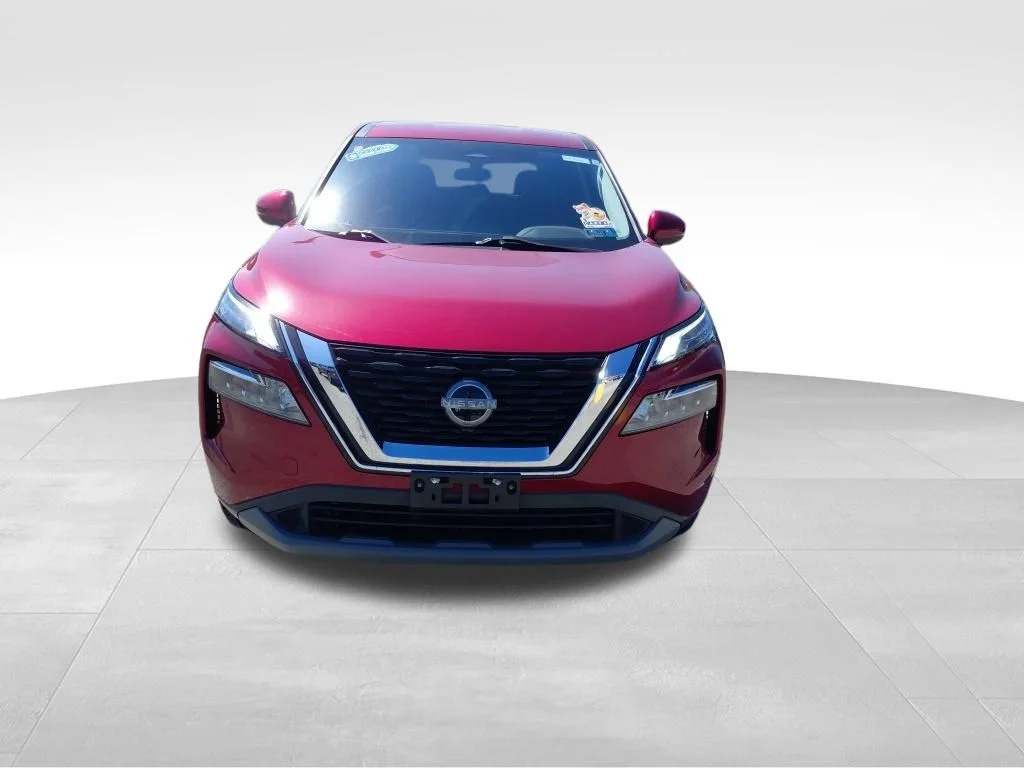 Used 2023 Red Nissan SV image 3