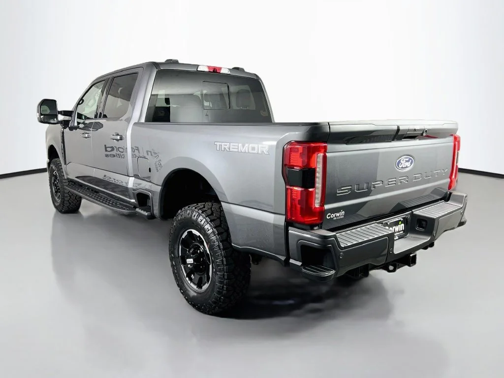 New 2027 Carbonized Gray Metallic Ford XLT image 10