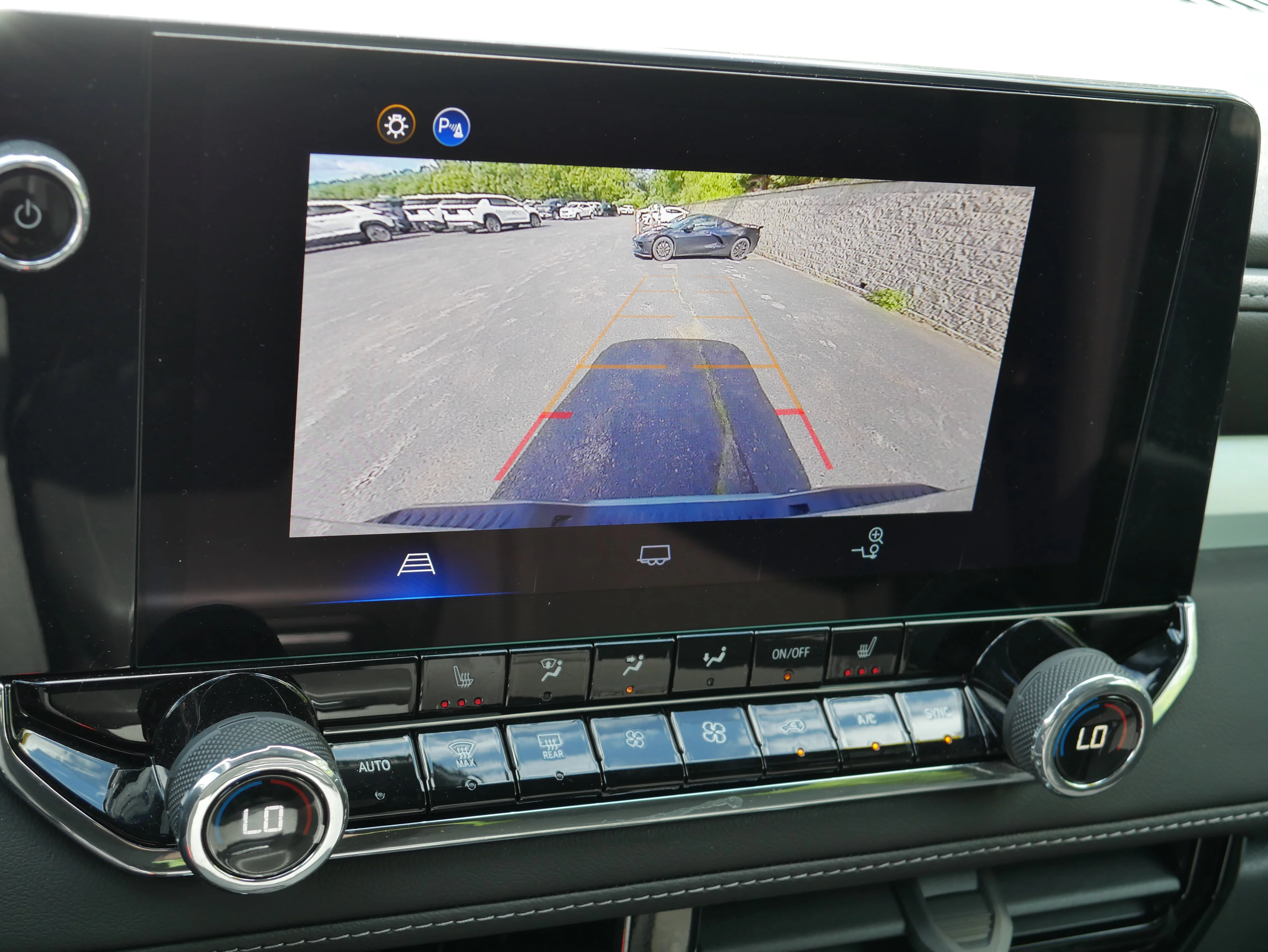 2024 Chevrolet Colorado LT - Photo 18