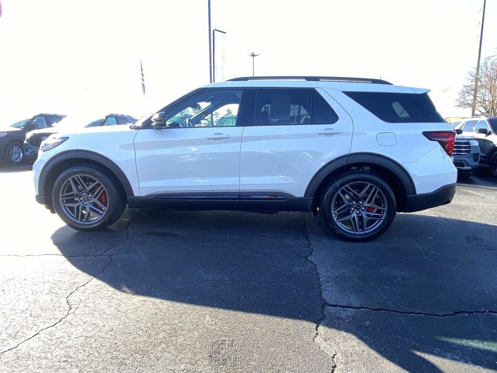 2026 Ford Explorer ST - Photo 6