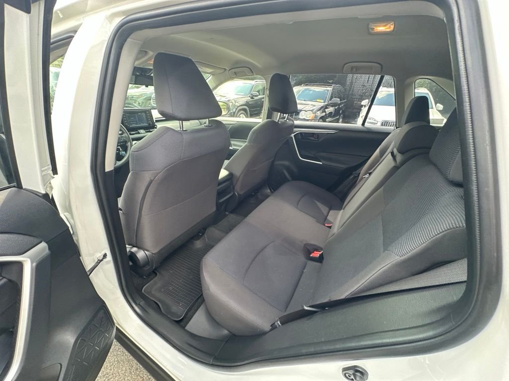 Used 2019 White Toyota LE image 22