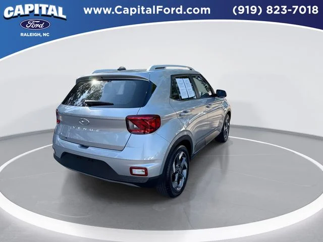 Used 2025 Silver Hyundai SEL image 8