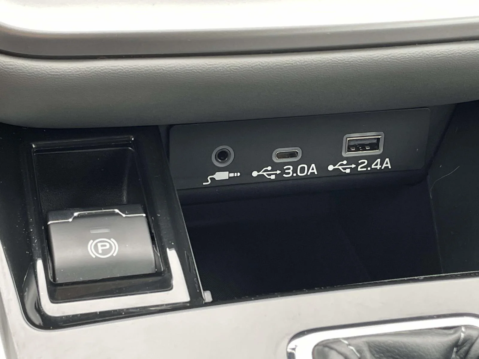 Used 2025 Magnetite Gray Metallic Subaru Limited image 19