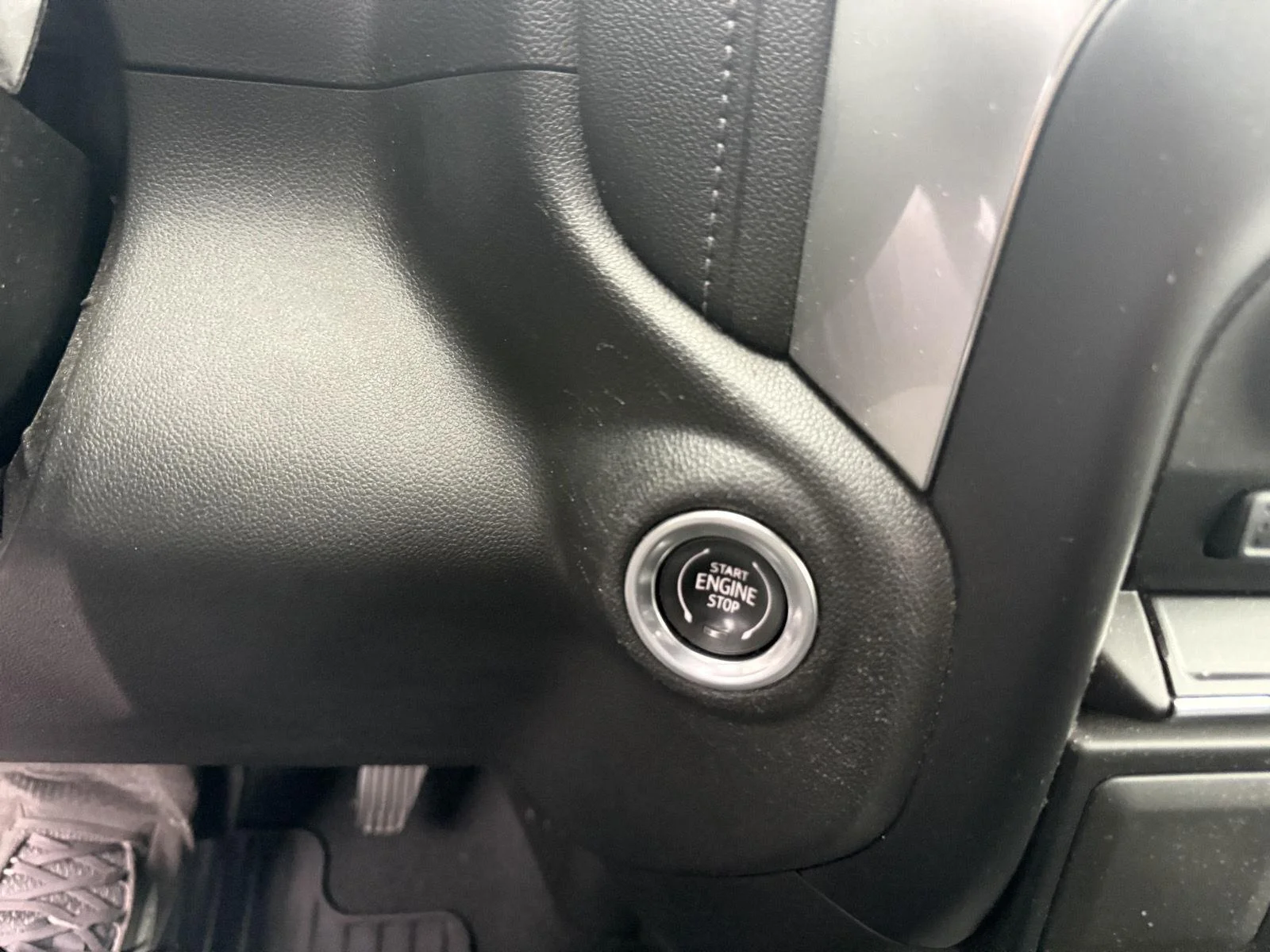 Used 2022 SUMMIT WHITE Chevrolet RST image 13