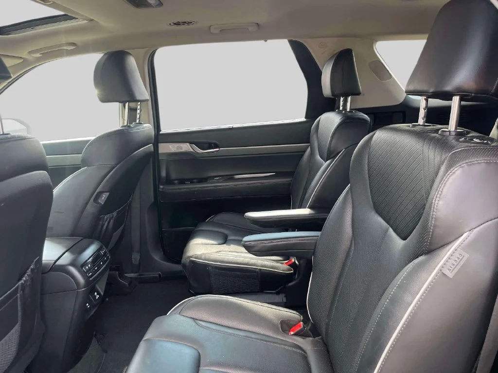 Used 2023 Black Hyundai SEL image 11