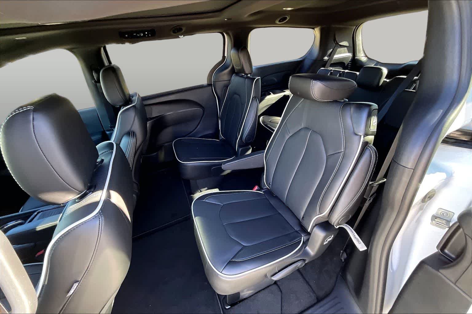 2026 Chrysler Pacifica Limited - Photo 20