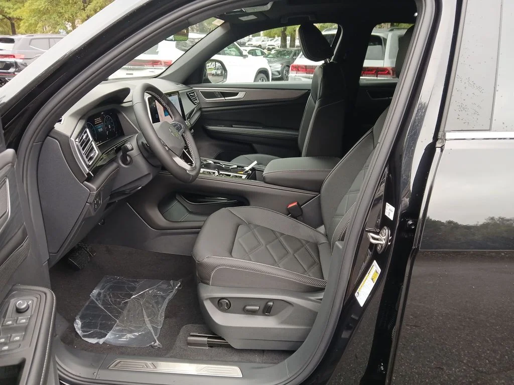 New 2026 Black Volkswagen SE w/Technology image 9