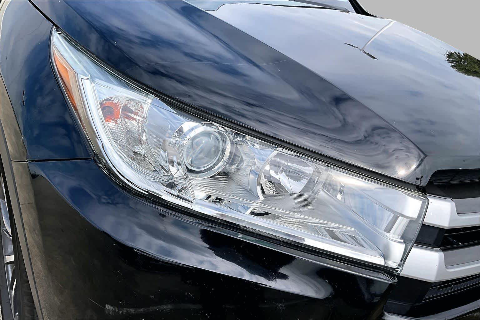 Used 2017 Midnight Black Metallic Toyota XLE image 26