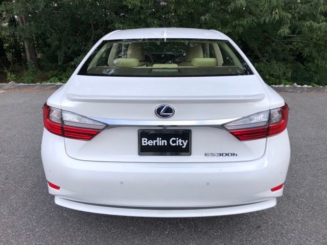 Used 2016 White Pearl Lexus 300h image 6