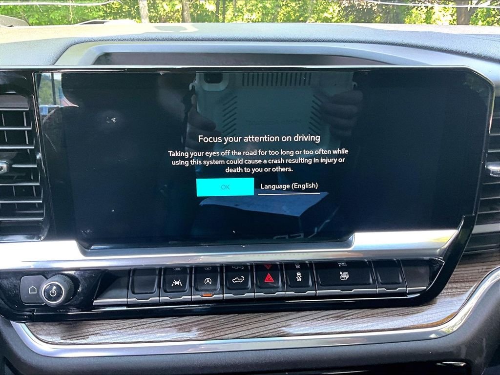 Used 2022 Black Chevrolet LT image 19