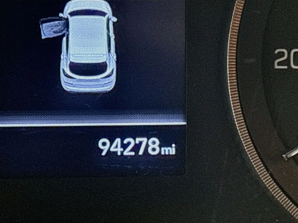 Used 2019 Blue Hyundai SE image 14
