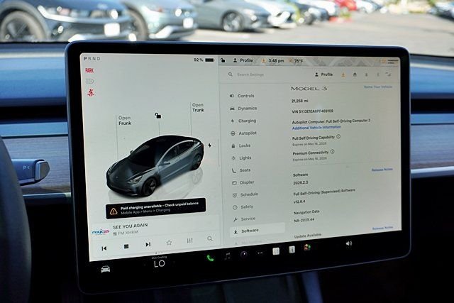 Used 2023  Tesla Base image 27