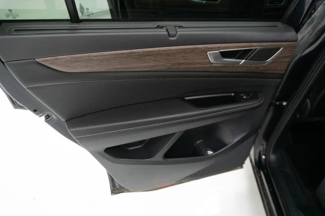 New 2024 Deep Black Pearl Effect Volkswagen 2.0T SEL image 19