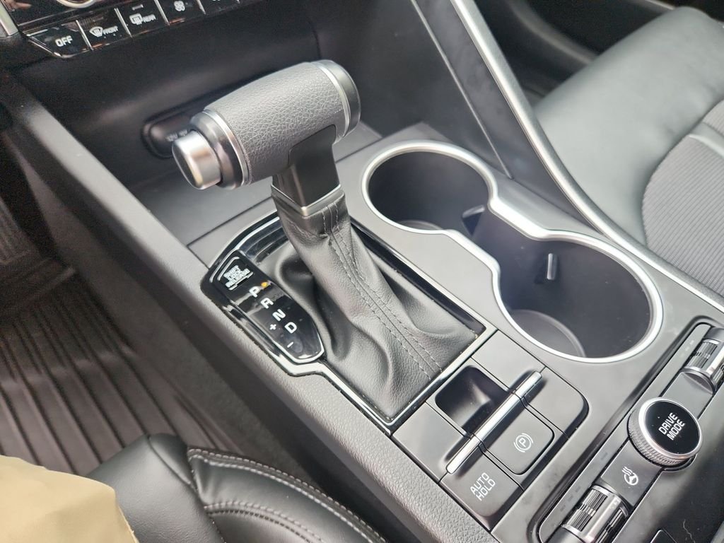 Used 2024 Black Kia GT-Line image 18