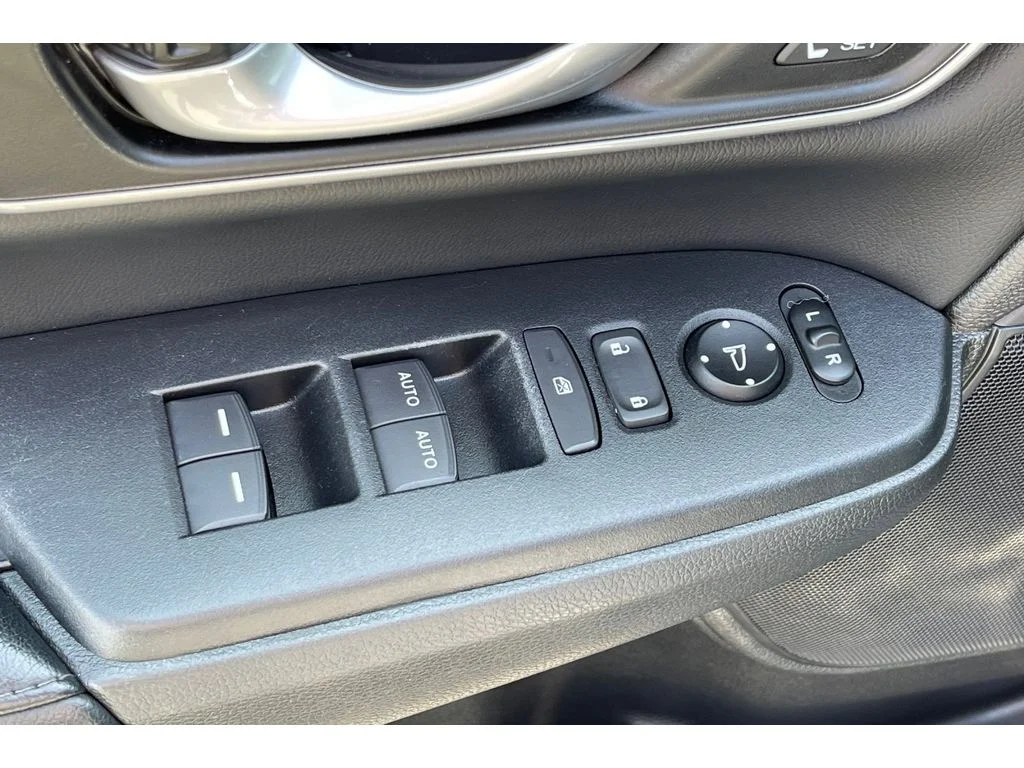 Used 2021 Sonic Gray Pearl Honda Touring image 12