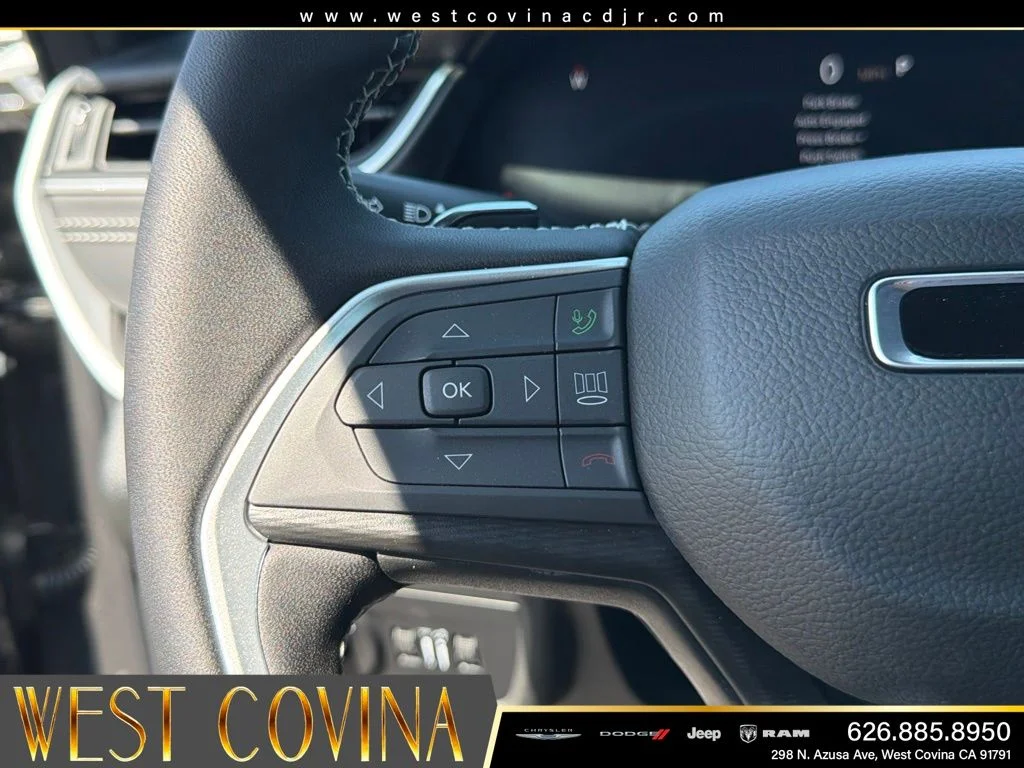 New 2026 Baltic Gray Metallic Clearcoat Jeep Laredo image 23