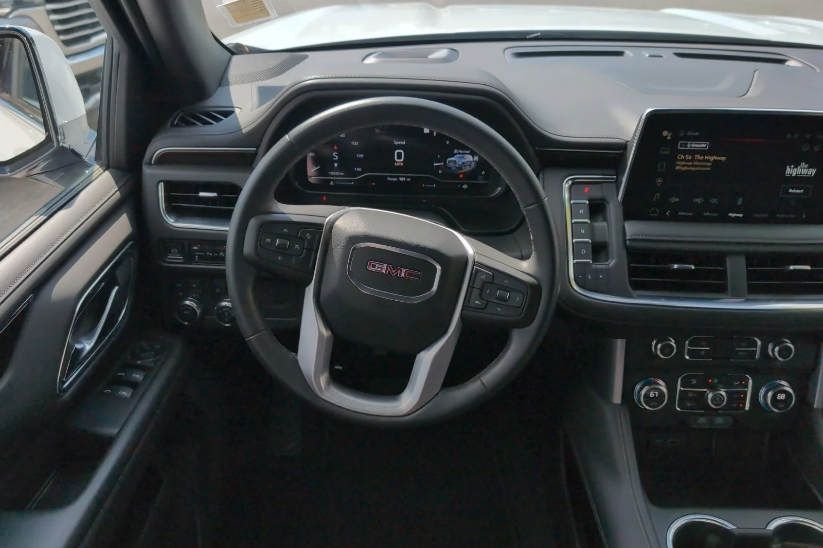 Used 2023 SUMMIT WHITE GMC SLE image 15