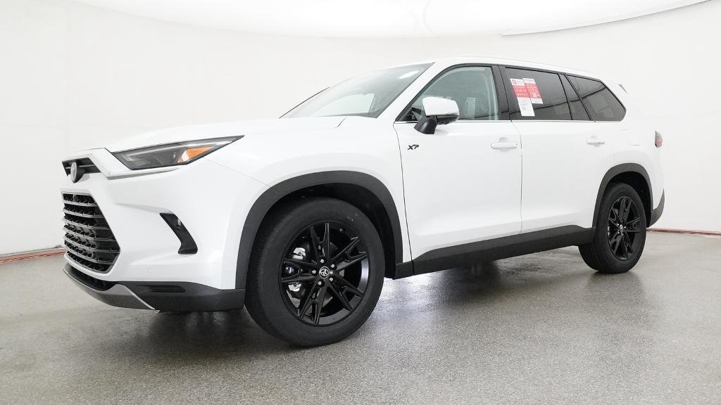 Certified Used 2026 WIND CHILL PEARL Toyota  image 36